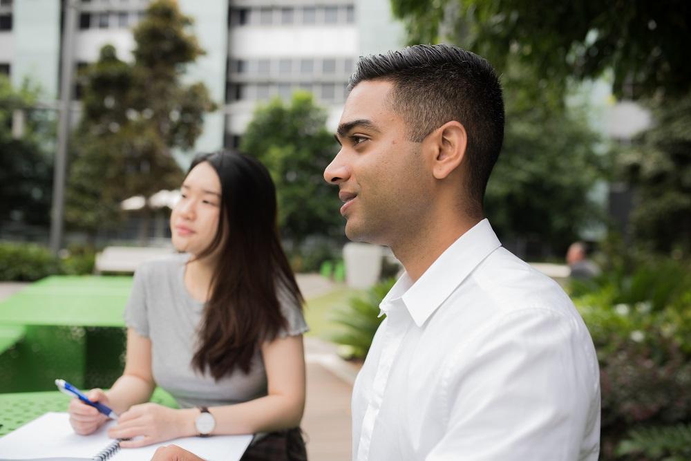 UTS international students in the alumni green 