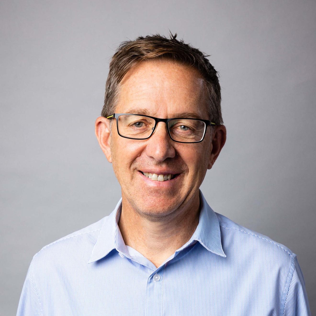 Headshot of Simon Wright