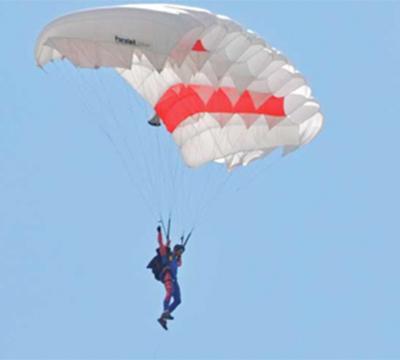 ADV_Parachute_1