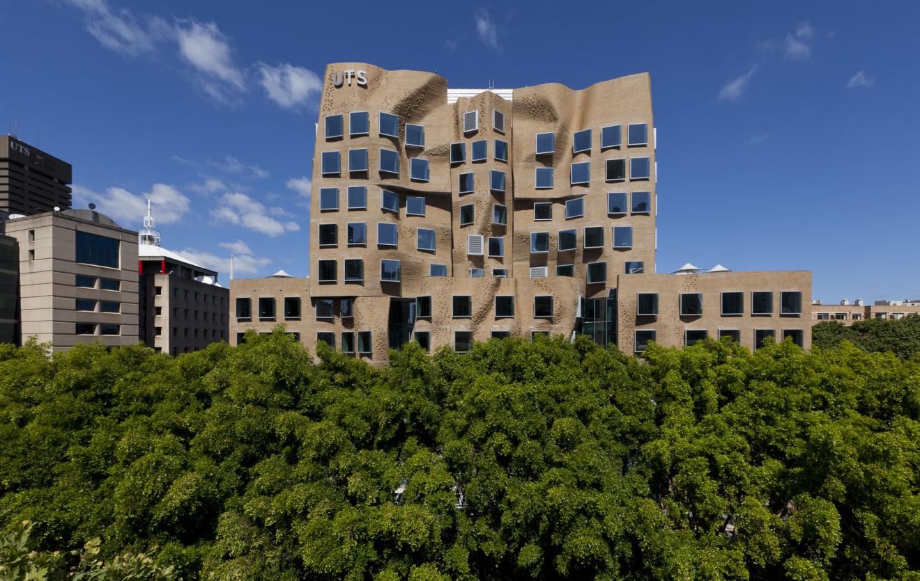 Dr Chau Chak Wing Building, view from Darling Drive.