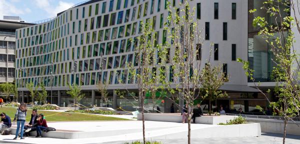 UTS Vicki Sara building and student green