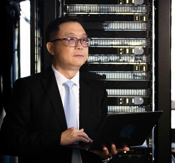 Professor Guandong Xu
