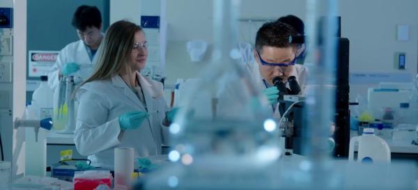 Photo of Prof Dayong Jin and Dr Olga Shimoni