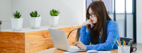 Young women on a laptop