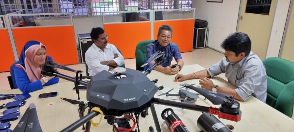 Prof. Biswajeet interacting with key staff of the Remote Sensing and Marine Informatics, Institute of Oceanography and Environment (INOS), UMT, Malaysia