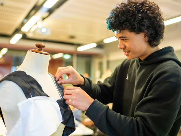 CSJI_high school boy taking part in design workshop on UTS campus.