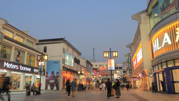 800x450 a busy street in suzhou city