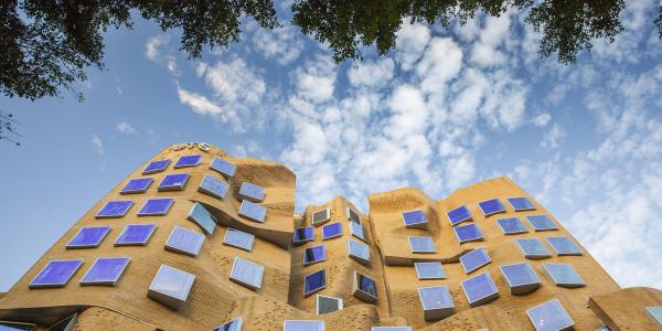 Exterior of UTS Business School