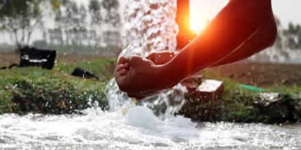 Man washing his hands