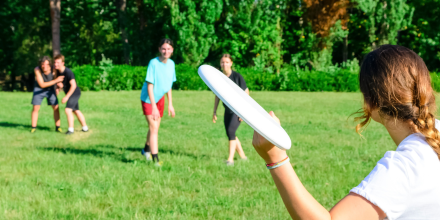 People playing ultimate frisbee.