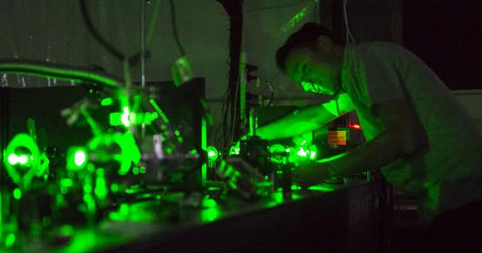 Igor Aharonovich in his lab
