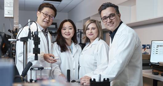 Professor Dayong Jin with his collaborators on the rapid COVID test