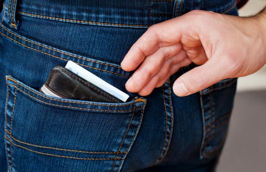 pickpocket. Image: Adobe Stock