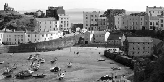 Black and white image of a beach in Wales.