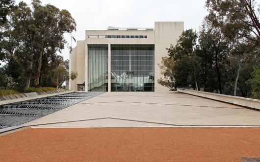 Stock image of the facade of the High Court of Australia