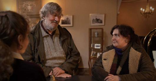 Stephen Fry and Lena Dunham in Treasure. 