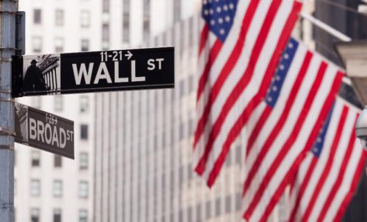 Wall Street sign. Adobe Stock by Roman Lipovskiy