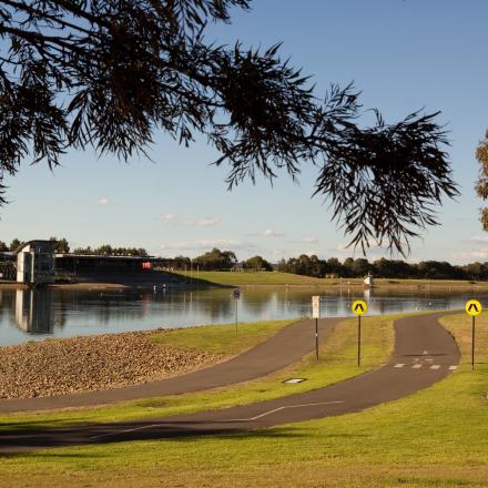 Cycling and walking tracks run around the Penrith Lakes