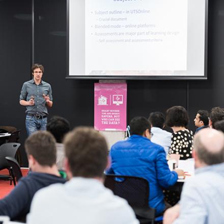 Simon Knight, Lecturer for the Master of Data Science and Innovation Course is presenting to the class