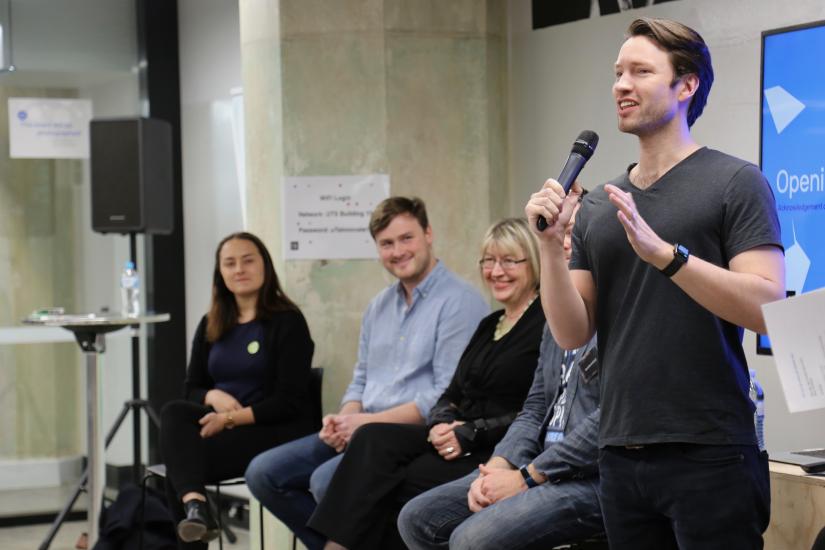 Murray Hurps addresses the audience at the 'Intern with a Startup' event. Photo by Holly McDavitt.