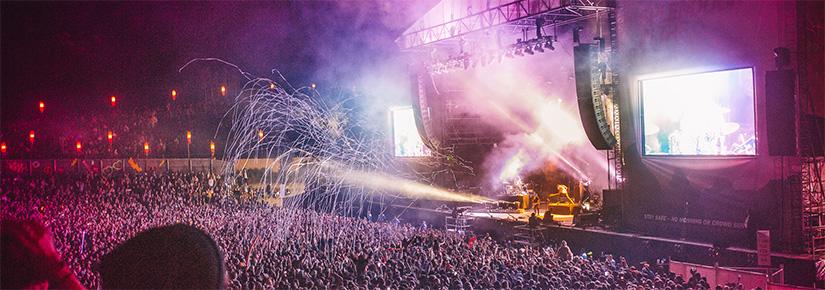 Splendour in the Grass concert stage and crowd 