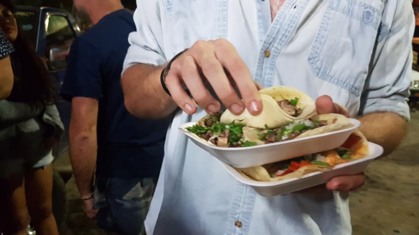A plate of tacos