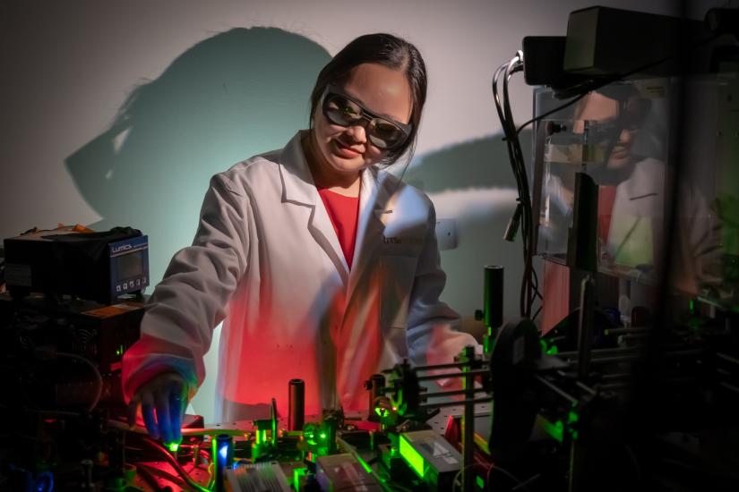 AI researcher Jiajia Zhou in the lab