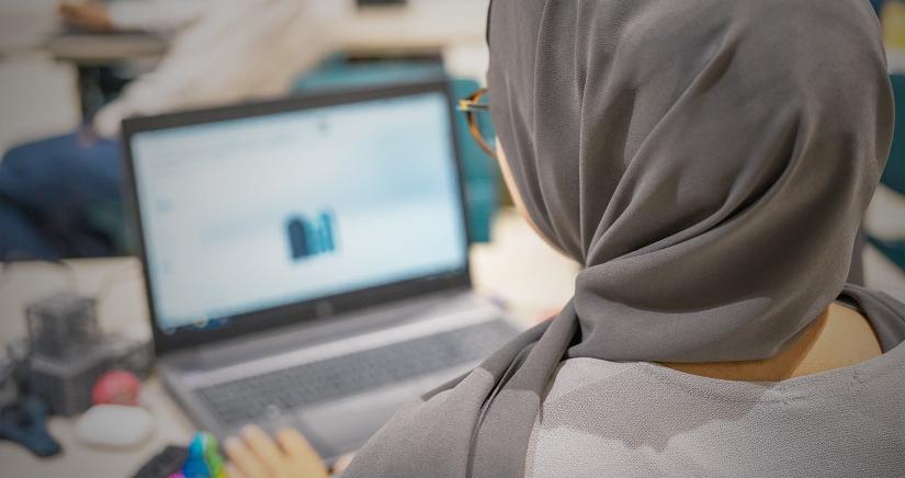 Student in ProtoSpace in CAD Workshop