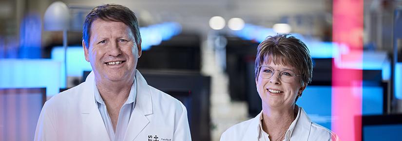 Prof Phil Hansbro and Dr Nicole Hansbro in their lab