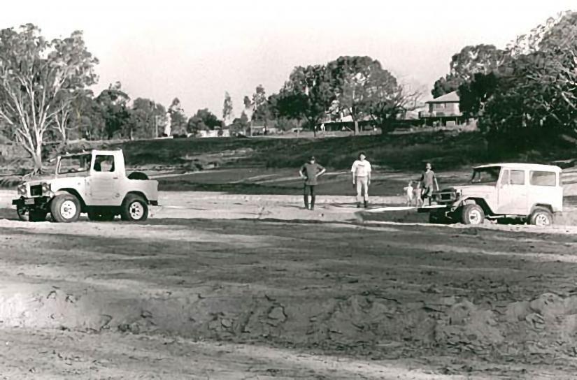 The dry river bed of the Murrumbidgee near Hay in February 1994