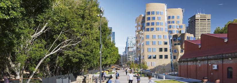 people move between buildings on the Goods Line near the Powerhouse and UTS