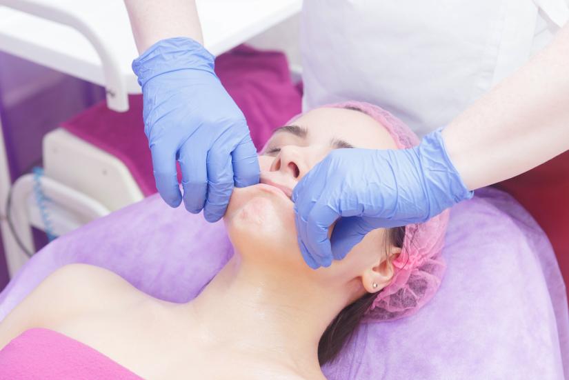 Buccal massage. Image: Adobe Stock 