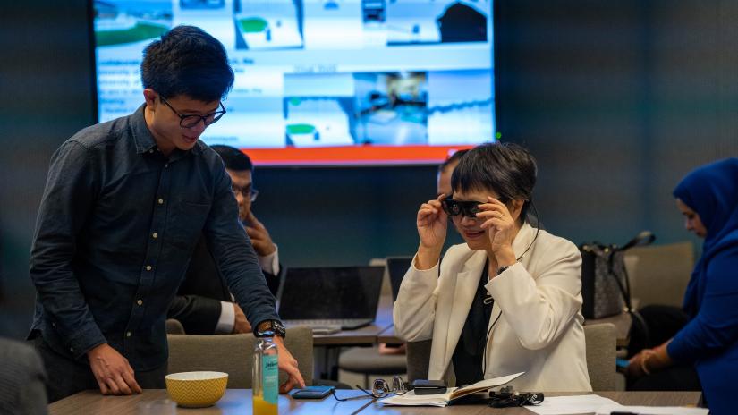 Minh Nguyen presents prototype of bionic visual-spatial prosthesis for the blind.