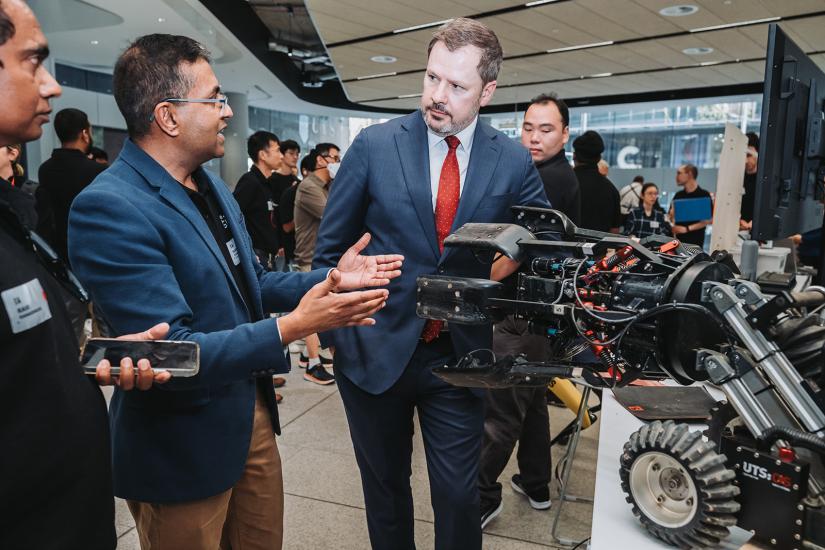 UTS Robotics Institute Director Sarath Kodagoda with Science Minister Ed Husic