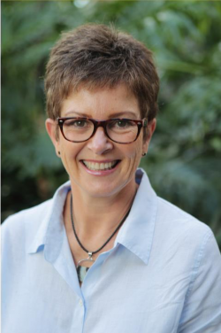 portrait of Jennifer Fraser 