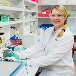 Photo of Dr Lara McClements